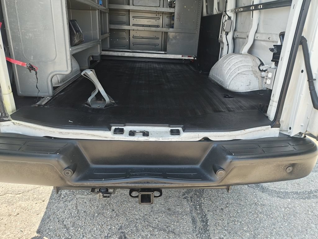 Used 2016 Chevrolet Express 2500 RWD image 7
