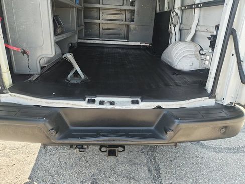 Used 2016 Chevrolet Express 2500 RWD image 7