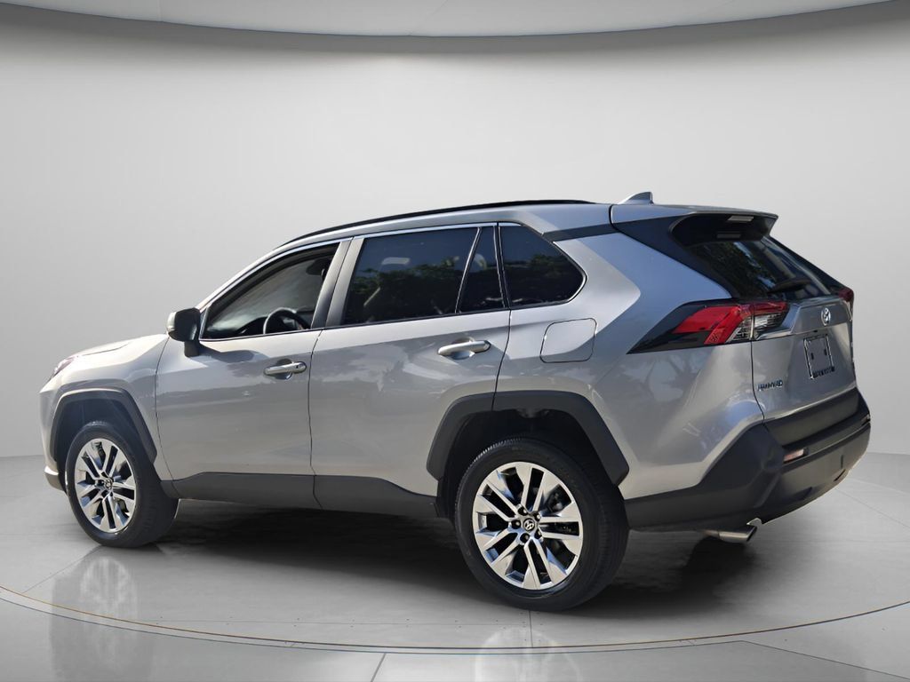Used 2025 Toyota RAV4 XLE Premium FWD image 7