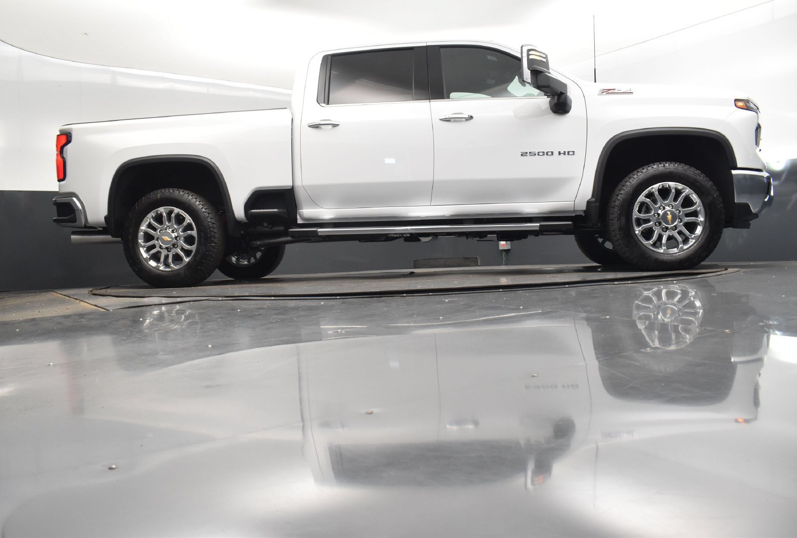 Used 2025 Chevrolet Silverado 2500 LTZ w/ LTZ Convenience Package AWD/4WD image 47