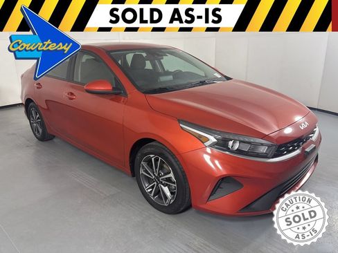 Used 2022 Kia Forte LXS FWD image 2