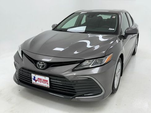 Used 2024 Toyota Camry LE FWD image 4