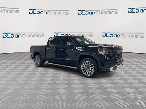 Used 2024 GMC Sierra 1500 Denali Ultimate image 2