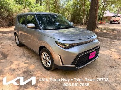 Certified 2025 Kia Soul LX w/ LX Technology Package