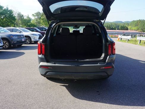 Used 2022 Kia Sorento LX FWD image 14