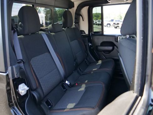 Used 2023 Jeep Gladiator Mojave w/ Cold Weather Group AWD/4WD image 43