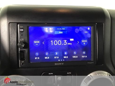 Used 2016 Jeep Wrangler Unlimited Sahara w/ Connectivity Group image 14