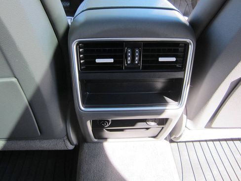 Used 2019 Porsche Cayenne AWD/4WD image 21
