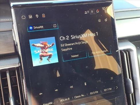 Used 2025 GMC Acadia Elevation image 11