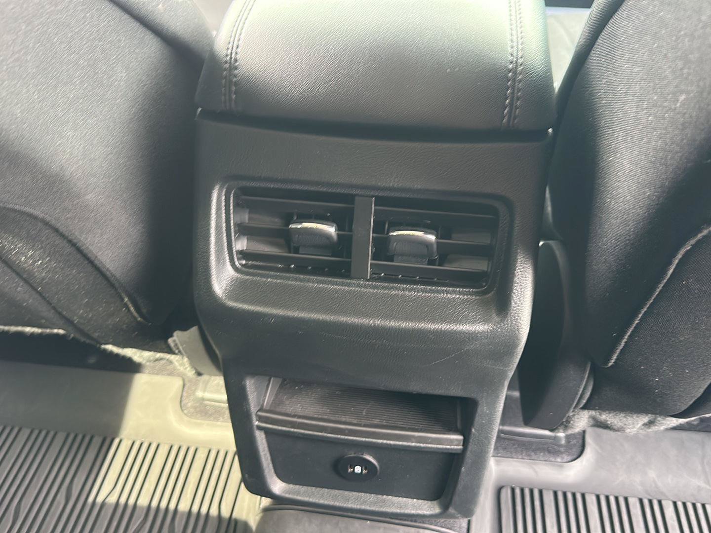 Used 2024 Ford Edge SE AWD/4WD image 13