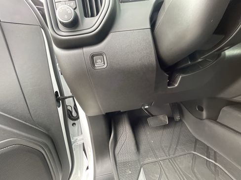 New 2025 Chevrolet Silverado 1500 Custom image 18