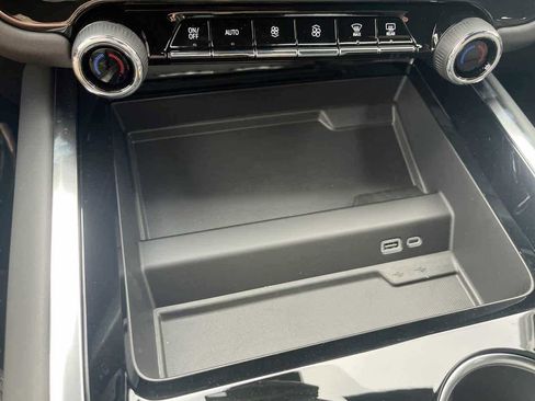New 2026 Chevrolet Suburban LS RWD image 21