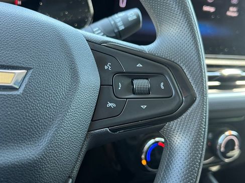 Used 2025 Chevrolet TrailBlazer LT AWD/4WD image 21