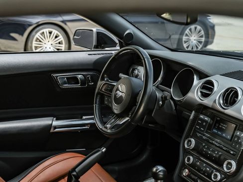Used 2018 Ford Mustang GT RWD image 18