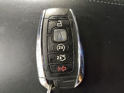 Used 2018 Lincoln MKX Reserve w/ Driver Assistance Package AWD/4WD image 32