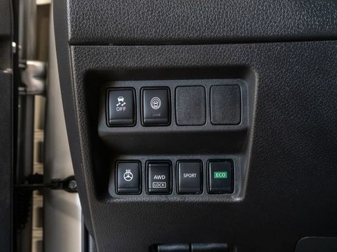 Used 2022 Nissan Rogue Sport SV AWD/4WD image 13