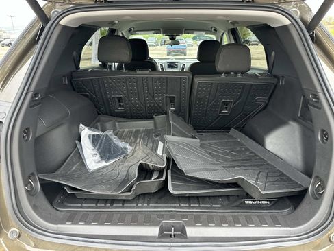 Certified 2024 Chevrolet Equinox LT w/ LPO, Floor Liner Package FWD image 9