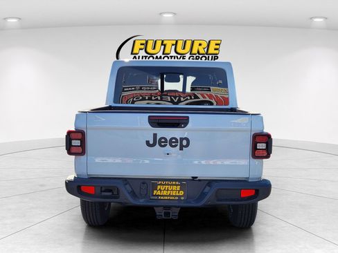 New 2026 Jeep Gladiator Sport AWD/4WD image 4