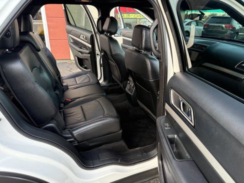 Used 2016 Ford Explorer XLT w/ Equipment Group 202A image 16