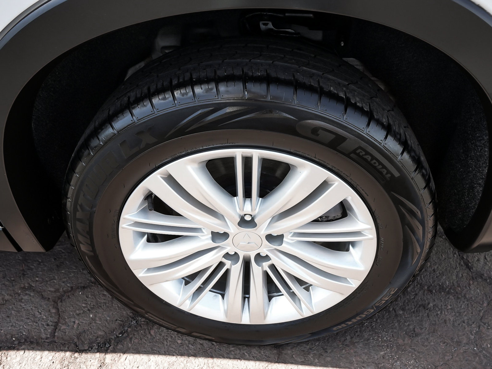 Used 2023 Mitsubishi Outlander ES AWD/4WD image 9