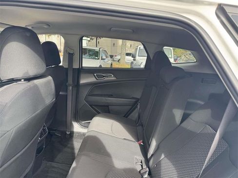 Used 2023 Kia Sportage LX image 13