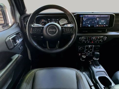 Used 2025 Jeep Wrangler Unlimited Rubicon 392 AWD/4WD image 5