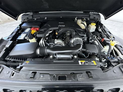 Used 2021 Jeep Gladiator Willys image 35