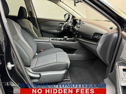 Used 2021 Nissan Rogue SV AWD/4WD image 19