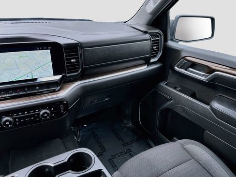 Used 2025 Chevrolet Silverado 1500 LT AWD/4WD image 24