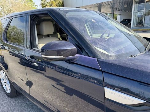 Used 2018 Land Rover Discovery HSE AWD/4WD image 15