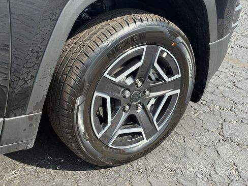 New 2026 Jeep Cherokee Limited AWD/4WD image 9