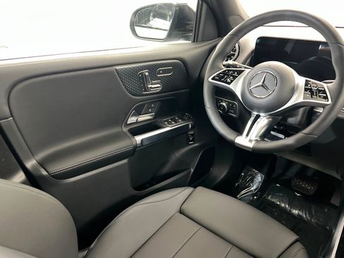 New 2026 Mercedes-Benz GLB 250 4MATIC image 11