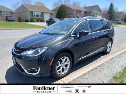 Used 2018 Chrysler Pacifica Touring-L Plus w/ Tire & Wheel Group