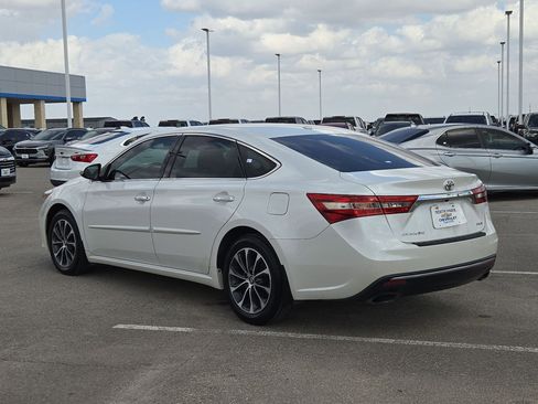 Used 2018 Toyota Avalon XLE Premium image 5