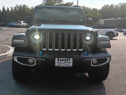 Used 2023 Jeep Wrangler Unlimited Sahara w/ Cold Weather Group AWD/4WD image 9