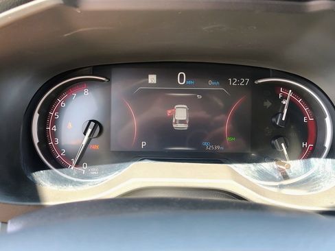 Used 2025 Toyota RAV4 XLE FWD image 18