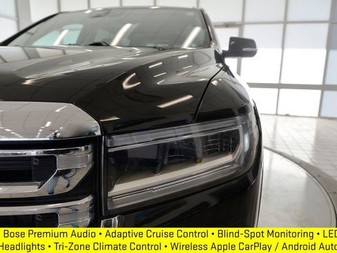 Used 2023 GMC Acadia SLT image 11