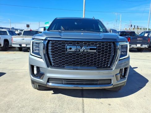 Used 2023 GMC Yukon Denali Ultimate image 2
