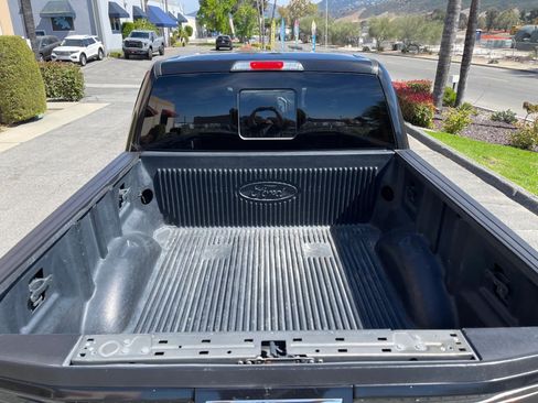 Used 2015 Ford F150 Platinum w/ Equipment Group 701A Luxury AWD/4WD image 9