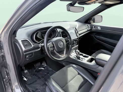 Used 2020 Jeep Grand Cherokee Altitude image 19