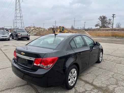 Used 2014 Chevrolet Cruze LS image 5