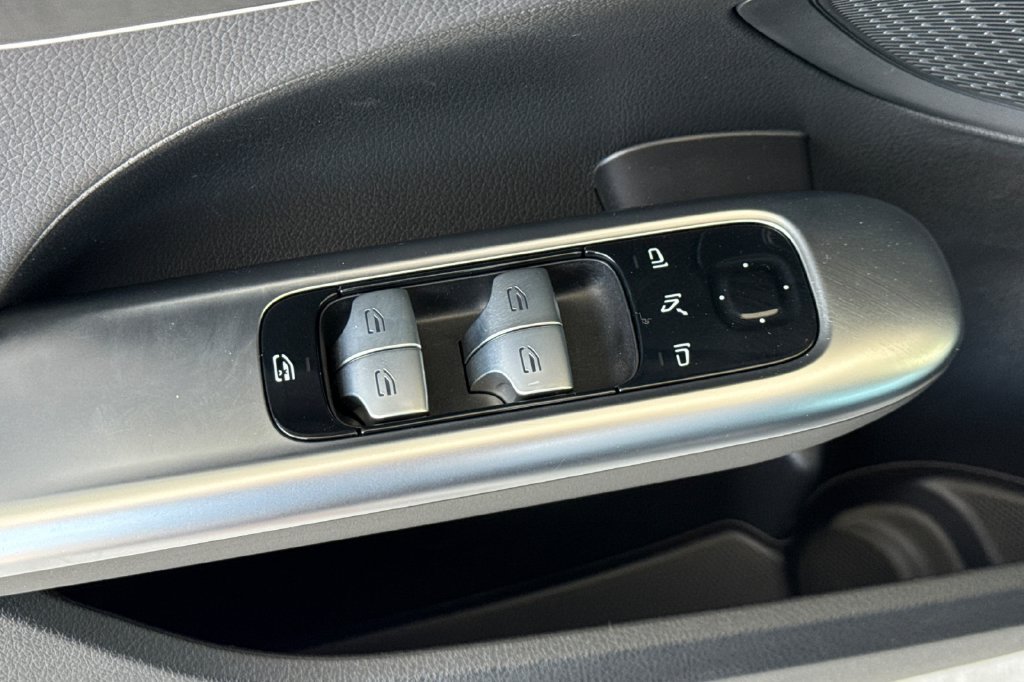 Used 2024 Mercedes-Benz C 300 Sedan image 15