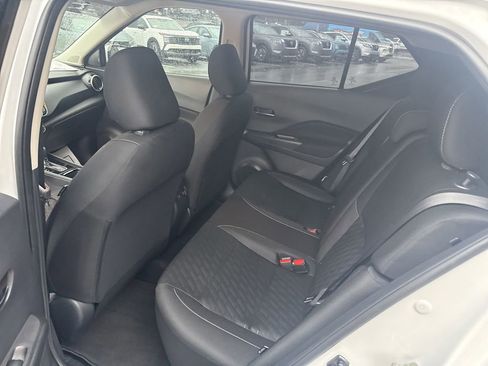 Used 2024 Nissan Kicks SV image 2