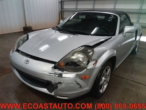 Used 2000 Toyota MR2 image 4