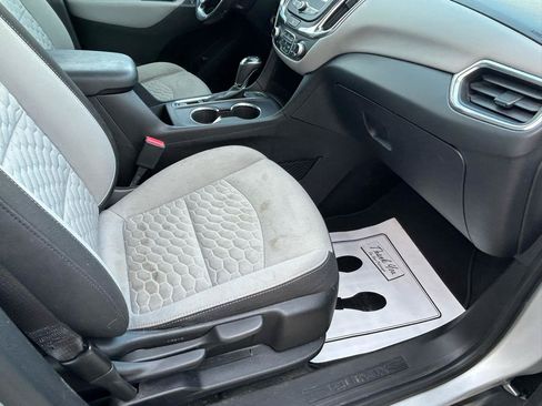 Used 2018 Chevrolet Equinox LT AWD/4WD image 12