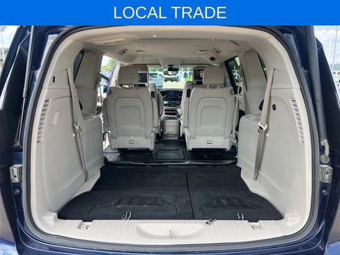 Used 2018 Chrysler Pacifica Touring-L Plus w/ Advanced Safetytec Group FWD image 21