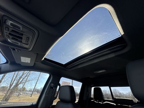 Certified 2023 GMC Sierra 1500 SLT w/ SLT Premium Package image 22