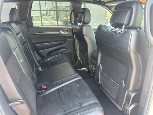 Used 2019 Jeep Grand Cherokee Altitude AWD/4WD image 20