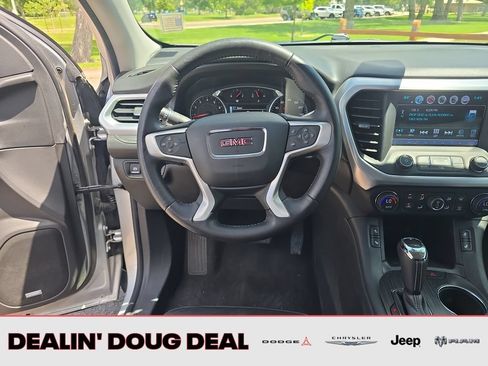 Used 2017 GMC Acadia SLT AWD/4WD image 14