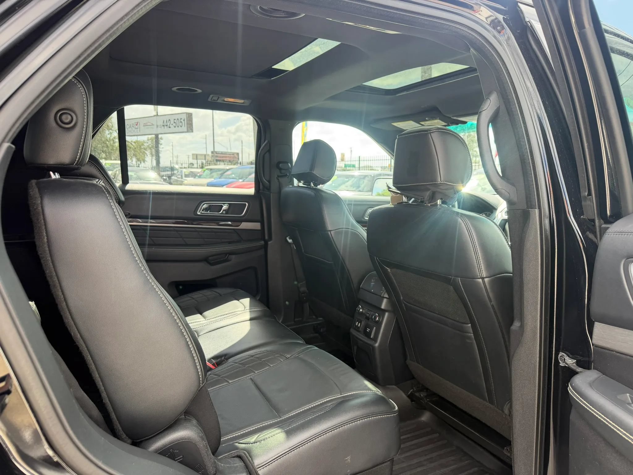 Used 2016 Ford Explorer Platinum AWD/4WD image 11